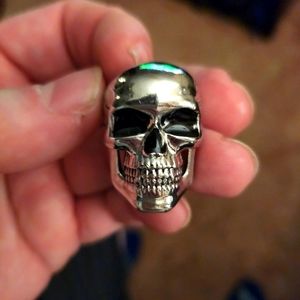 Size 10 silver skull ring